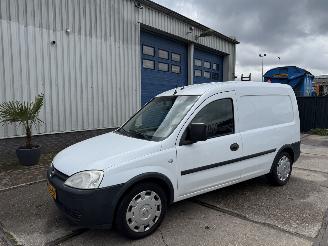 Schadeauto Opel Combo 1.6 16V CNG GAS AIRCO 2011/8