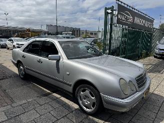Mercedes E-klasse E290 Turbo Diesel Automaat Leer picture 3