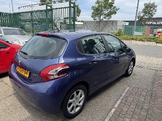 Peugeot 208 1.2 VTI AIRCO 5-DEURS picture 5