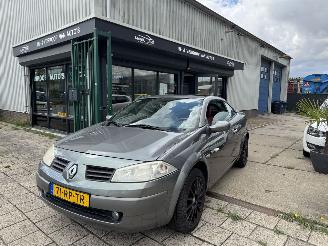 Voiture accidenté Renault Mégane 1.6 CABRIOLET AIRCO LEER 2005/7