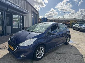 Auto incidentate Peugeot 208 1.2 VTI 60KW AIRCO PANORAMA 2014/3