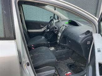 Toyota Yaris Yaris II (P9), Hatchback, 2005 / 2014 1.3 16V VVT-i picture 3