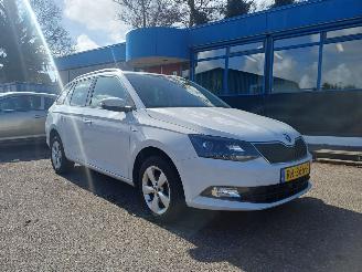 uszkodzony samochody osobowe Skoda Fabia Ambition 2018/2