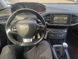 Peugeot 308 1.2 PureTech Style picture 7
