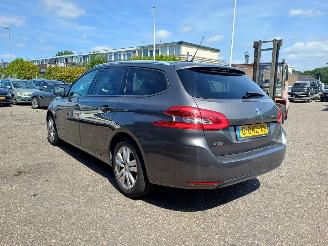 Peugeot 308 SW 1.2 PureTech Blue Lease Executive picture 3