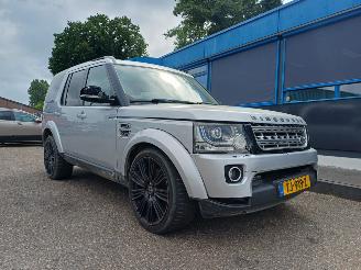 damaged passenger cars Land Rover Discovery 3.0 SDV6 HSE 2015/1