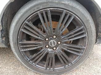 Land Rover Discovery 3.0 SDV6 HSE picture 19