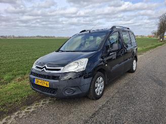 krockskadad bil auto Citroën Berlingo 1.6 2009/3