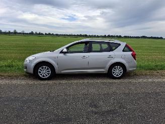 Kia Ceed SW 1.6 16V picture 2