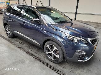 Vaurioauto  passenger cars Peugeot 5008 GT 1.6 e-THP 121-KW Automaat 7-Persoons Panoramadak 2017/11