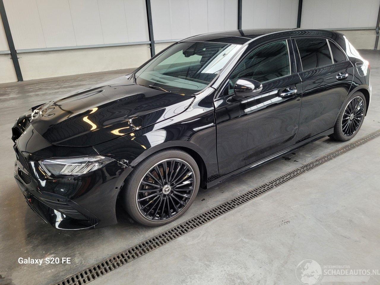 Mercedes A-klasse 180d 85-KW Automaat AMG 5drs Panoramadak