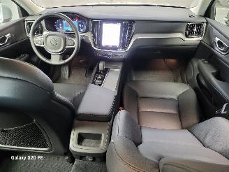 Volvo V-60 2.0 B4 145-KW Automaat Essential-Edition picture 18