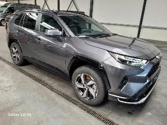 Vaurioauto  passenger cars Toyota Rav-4 PHEV 2.5 225-KW Automaat AWD Plug-In-Hybrid 2025/12