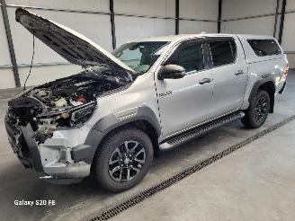Auto incidentate Toyota Hilux 2.8 D-4D 150-KW Automaat 4-WD Invincible Dubbel-Cabine 2023/9