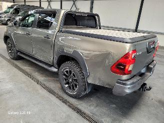Toyota Hilux 2.8 D-4D 150-KW Automaat 4-WD Invincible Dubbel-Cabine picture 2