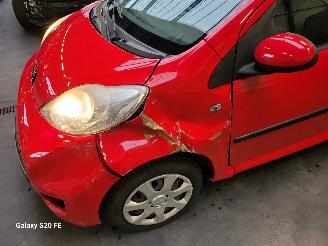 Peugeot 107 1.0i-12v 50-KW XS 5drs picture 11