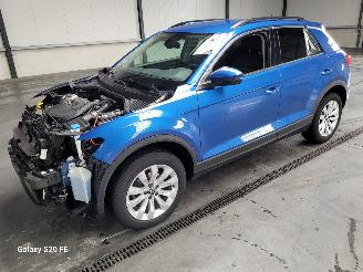 Vaurioauto  passenger cars Volkswagen T-Roc 1.5 TSi 110-KW DSG Style 2021/1