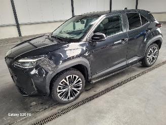 damaged passenger cars Toyota Yaris Cross Hybrid 1.5 68-KW Automaat 5drs 2024/5