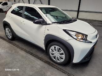 Schadeauto Toyota Aygo X 1.0 VVT-i 53-KW 5-Bak Play 5drs Airco 2022/7