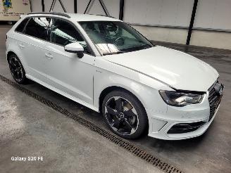 skadebil auto Audi A3 Sportback 1.4 e-Tron 110-KW Automaat S-Line 2014/12