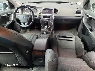Volvo V-60 1.6 T3 110-KW Automaat Momentum picture 16