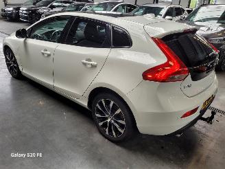 Volvo V-40 1.5 T3 112-KW Automaat 5drs Panoramadak picture 3
