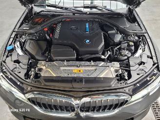 BMW 3-serie 330e Limo 215-KW Automaat High-Executive picture 14
