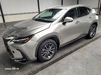 Unfallwagen Lexus NX 450+ Plug-In-Hybrid 227-KW Automaat AWD Launch 2022/9