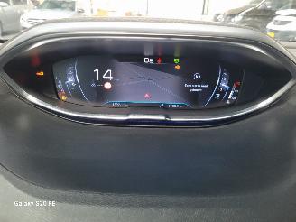Peugeot 5008 PureTech 1.2 96-KW Automaat 7-Persoons picture 22