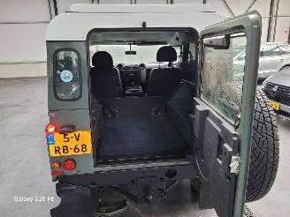 Land Rover Defender 90 2.4 TD 90-KW 6-Bak S 4-WD 3drs picture 17