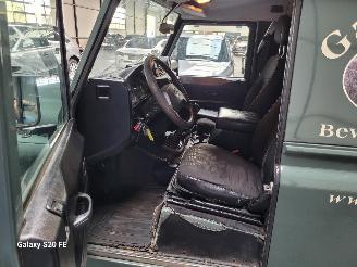 Land Rover Defender 90 2.4 TD 90-KW 6-Bak S 4-WD 3drs picture 19