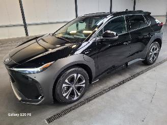 Unfallwagen Toyota bZ4X 150-KW 71.4kwh Automaat 5drs Elektrisch 2025/10