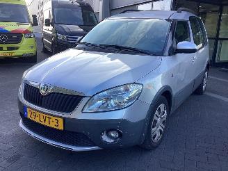 Coche accidentado Skoda Roomster 12.TSI 2010/7