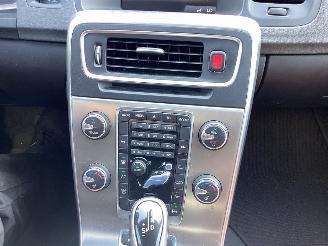 Volvo V-60 2.4 Plug in Hybrid picture 14