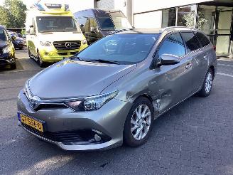 Schadeauto Toyota Auris Touring Sports 1.8 Hybrid Lease 2015/9