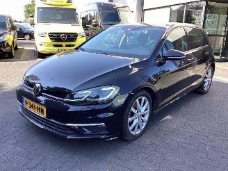 Voiture accidenté Volkswagen Golf 1.5 TSI Highline 2018/10
