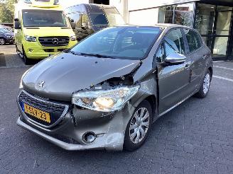 Schadeauto Peugeot 208  2013/11