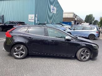 Volvo V-40 2.0 D2 R Design picture 4