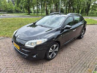 uszkodzony samochody osobowe Renault Mégane 1.5 DCI Bose 2011/4