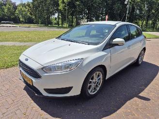 uszkodzony samochody osobowe Ford Focus 1.0 TREND 2016/1