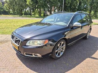 Voiture accidenté Volvo V-70 2.0T R-EDITION 2011/4