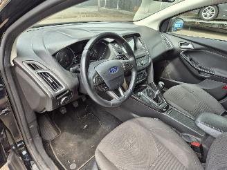 Ford Focus 1.0 Titanium picture 6