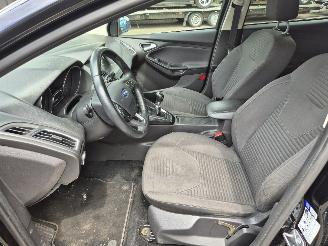 Ford Focus 1.0 Titanium picture 7