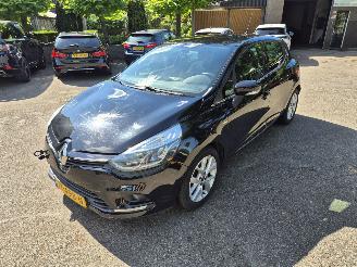 Unfallwagen Renault Clio 0.9 TCe Limited 2018/10
