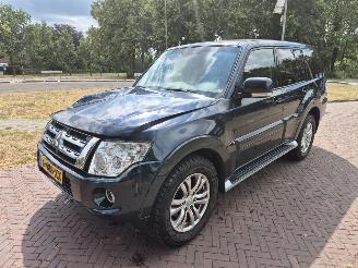 Schadeauto Mitsubishi Pajero 3.2 DI-D INSTYL 2014/10