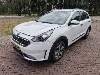 Voiture accidenté Kia Niro 1.6 GDI HYBRID DYNAMIC LINE 2019/7