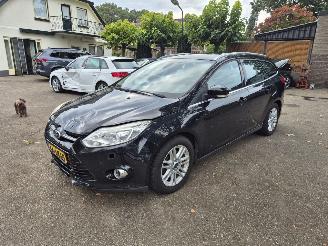 Vaurioauto  passenger cars Ford Focus 1.6 Ecoboost Titanium 2012/6