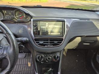 Peugeot 2008 1.2 VTi Active Pack AUTOMAAT! picture 16