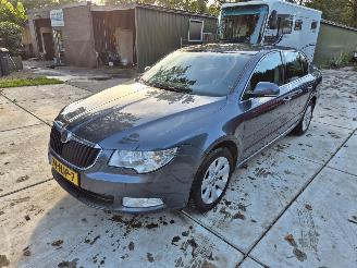 uszkodzony samochody osobowe Skoda Superb 1.4 TSI Comfort 2009/1