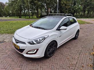 Coche accidentado Hyundai I-30 1.6 GDi i-Motion SCHADEVRIJ! 2014/8